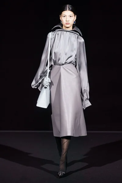 Look 49